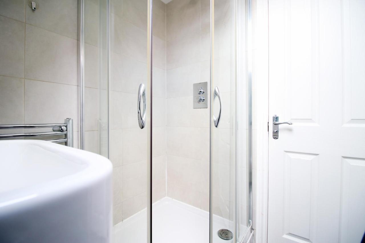 Becky'S Bungalow By Ty Sa -Spacious 4 Bed Bungalow Cardiff Luaran gambar